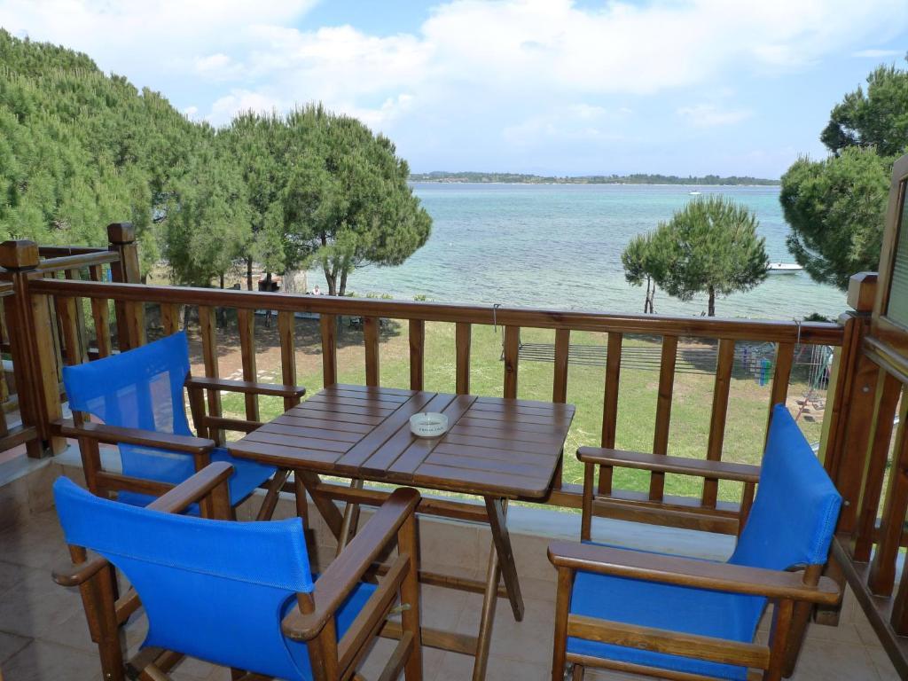 Studios Efi Beach Vourvourou Eksteriør billede
